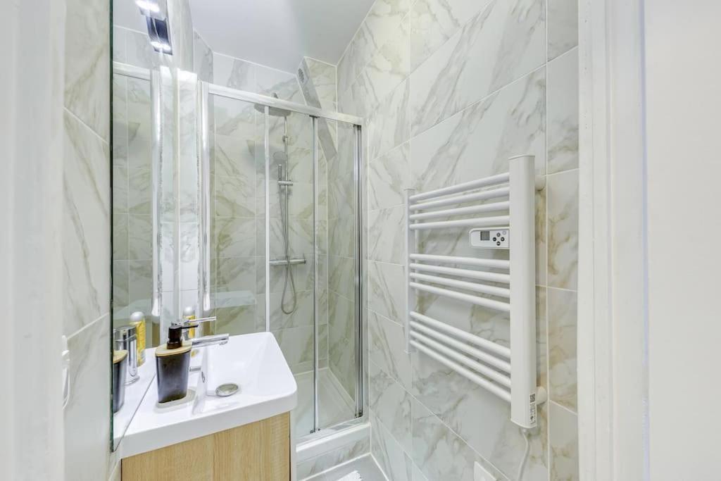 Appartement Moderne, Proche Porte De Versailles Et Gare De Clamart Μαλακόφ Εξωτερικό φωτογραφία